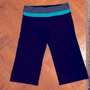 Lululemon black capri leggings size 8 NWT